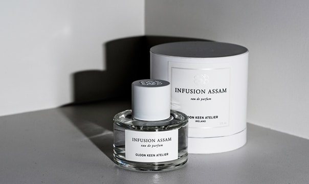 Infusion_Assam_Bottle_Box_Dark