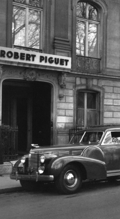 Robert_Piguet_store_grey