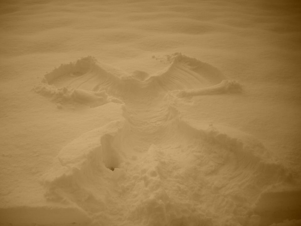 snow-angel-688079_960_720