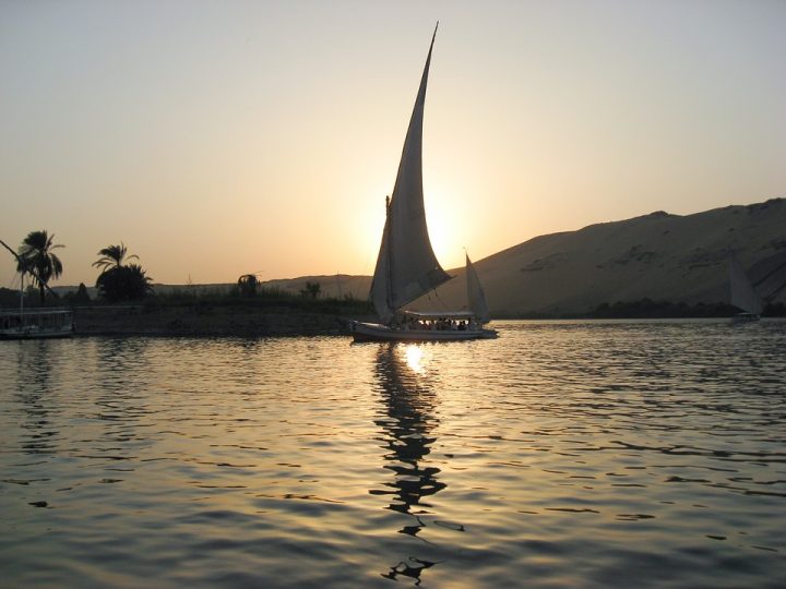 https://pixabay.com/de/photos/%C3%A4gypten-nil-felucca-sonnenuntergang-645355/