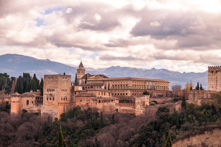 https://pixabay.com/de/photos/landschaft-spanien-panorama-berge-3727641/