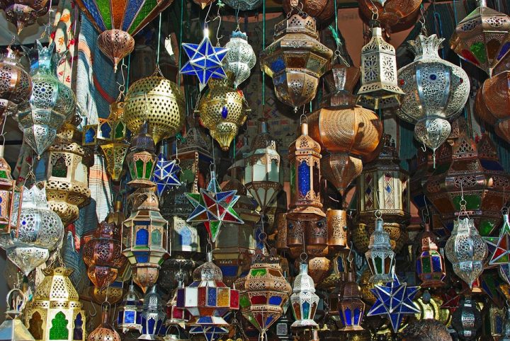 https://pixabay.com/de/photos/marrakesch-souk-markt-lampe-893639/