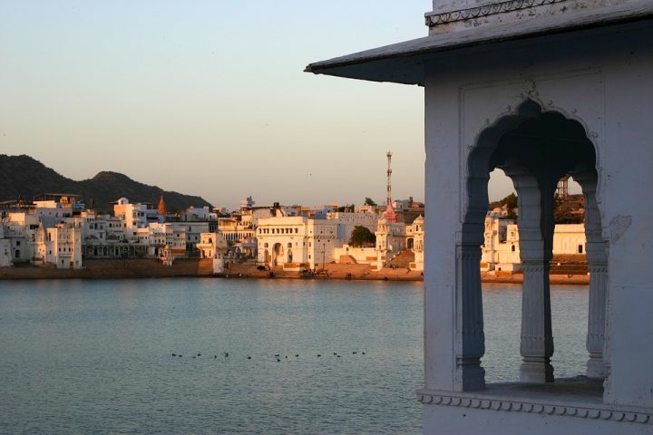 https://pixabay.com/de/photos/pushkar-indien-heilige-hinduismus-2311800/