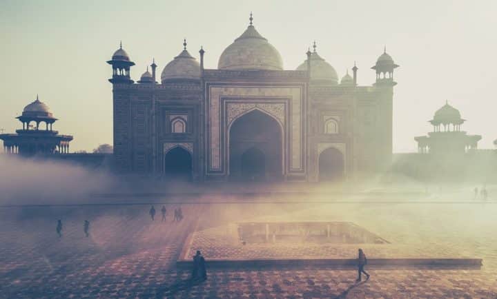 https://pixabay.com/de/photos/taj-mahal-indien-geb%C3%A4ude-misty-1209004/