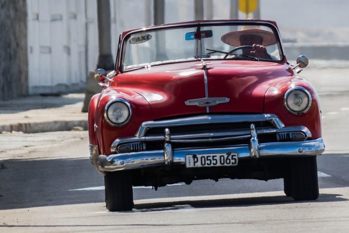 https://cdn.pixabay.com/photo/2018/02/14/23/11/cuba-3154120_960_720.jpg