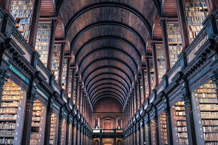 https://pixabay.com/de/photos/dublin-trinity-college-bibliothek-2344423/