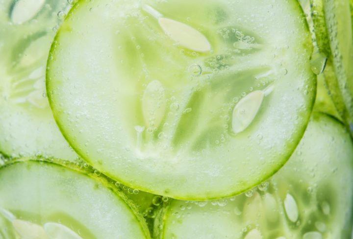 https://www.pexels.com/photo/closed-up-photography-of-sliced-cucumber-1877559/