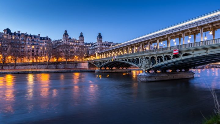 https://pixabay.com/de/photos/paris-br%C3%BCcke-frankreich-fluss-4345139/