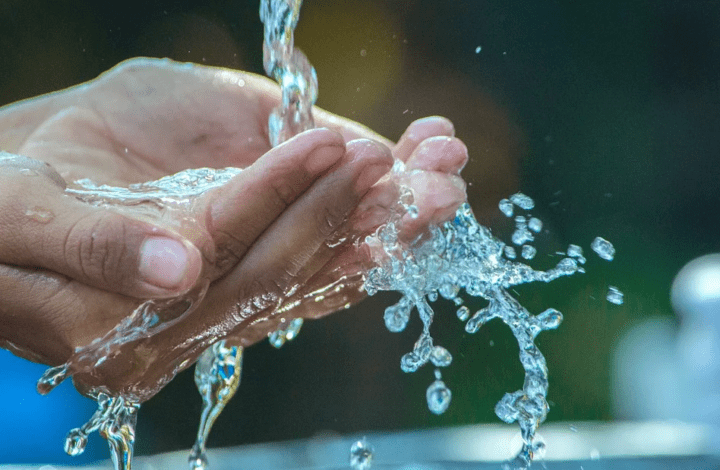 https://pixabay.com/photos/hands-water-color-approach-source-4903050/