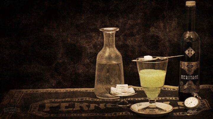 https://pixabay.com/de/photos/absinth-wermut-alkohol-getr%C3%A4nke-4218874/