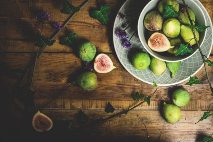 https://www.pexels.com/photo/sliced-guava-fruits-on-table-1410237/