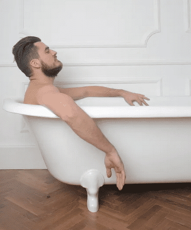 https://www.pexels.com/photo/man-in-the-bathtub-3785131/