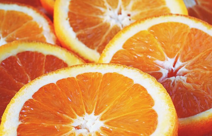 https://www.pexels.com/photo/sliced-oranges-1937743/