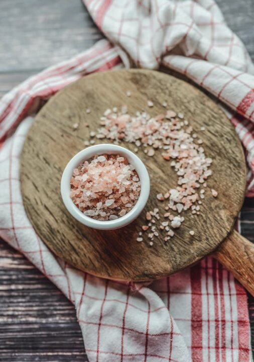 https://www.pexels.com/photo/pink-salt-in-ceramic-bowl-2624397/