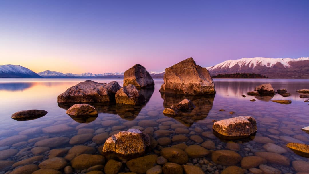 Sonnenuntergang am Ufer des Lake Tekapo