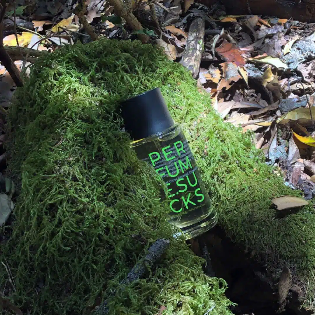 PERFUME.SUCKS – Green 368C PERFUME.SUCKS – Green 368C