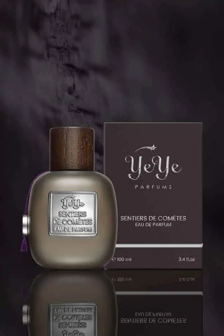1 x Limited Edition Christmas Set Sunset Hour mit 100 ml Parfum und 10 ml Reisespray in einem luxuriösen Beutel aus veganem Wildleder