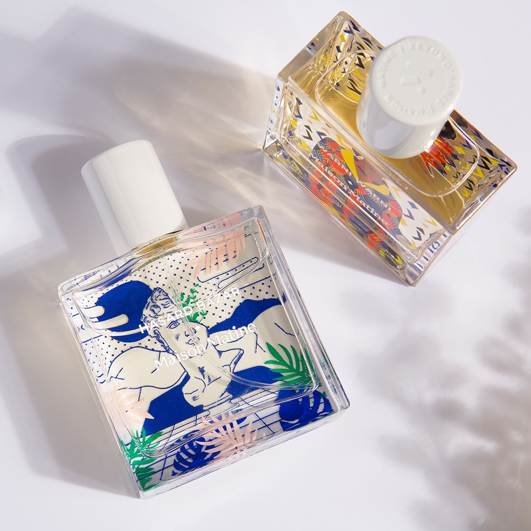 Flakon von Maison Matine Hasard Bazar aus der Origine Collection. Die bunte Illustration zeigt abstrakte Muster und kräftige Farben, die für Kreativität, Mut und das Spiel mit Gegensätzen stehen – passend zur unkonventionellen, ambriert-vanilligen Duftkomposition.